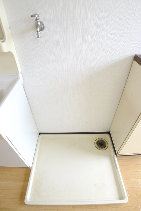 物件内観写真13　(洗濯機置場)