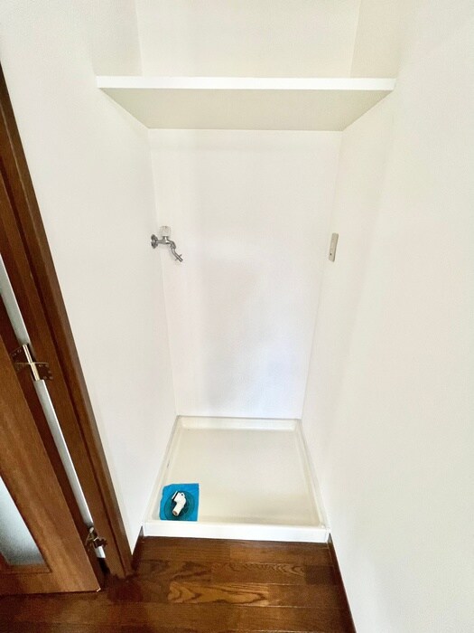 物件内観写真13　(洗濯機置場)