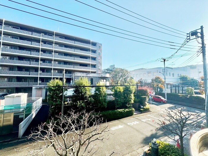 物件内観写真22　(室内からの展望)