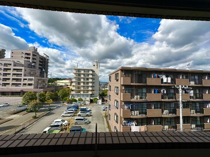 物件内観写真22　(室内からの展望)