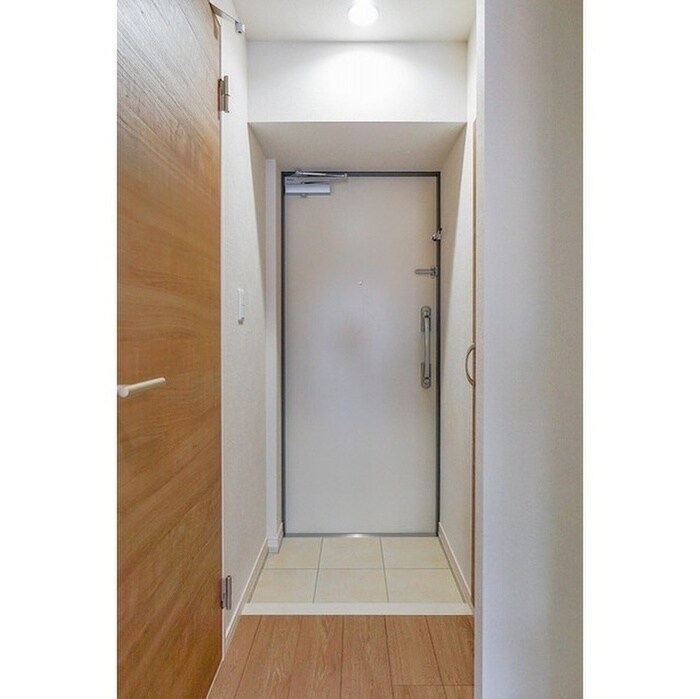 物件内観写真14　(玄関)