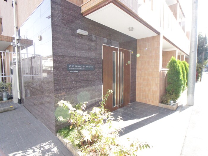 物件外観写真3　(エントランス部分)