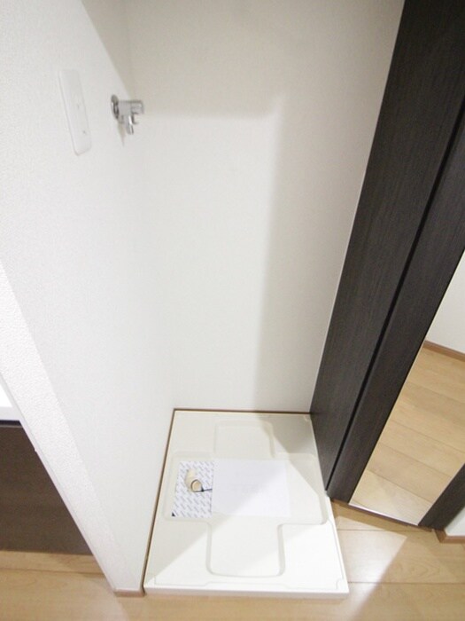 物件内観写真15　(洗濯機置場)