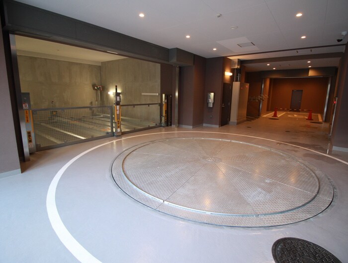 物件外観写真5　(駐車場)