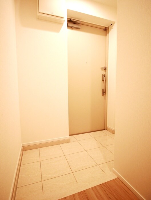 物件内観写真11　(玄関)