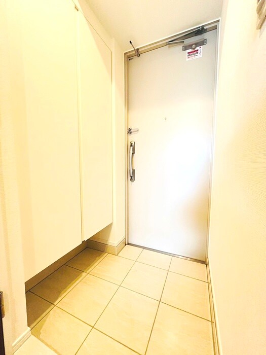 物件内観写真17　(玄関)