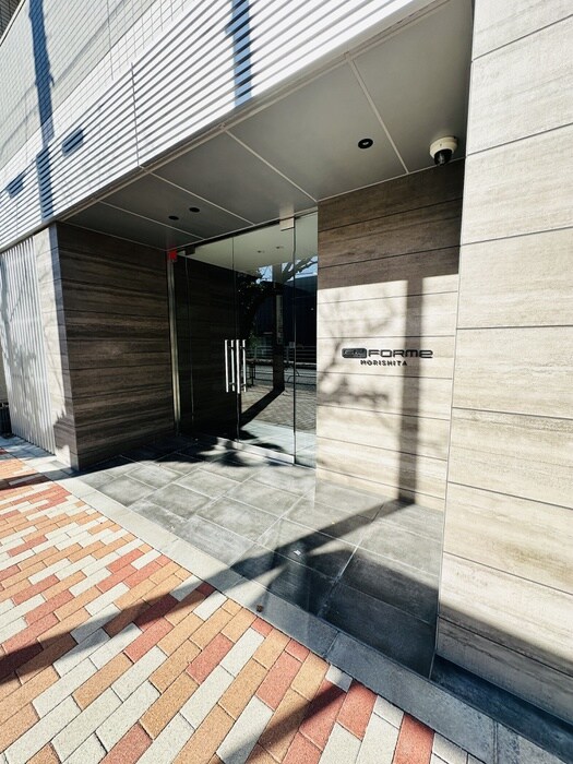 物件外観写真4　(エントランス部分)