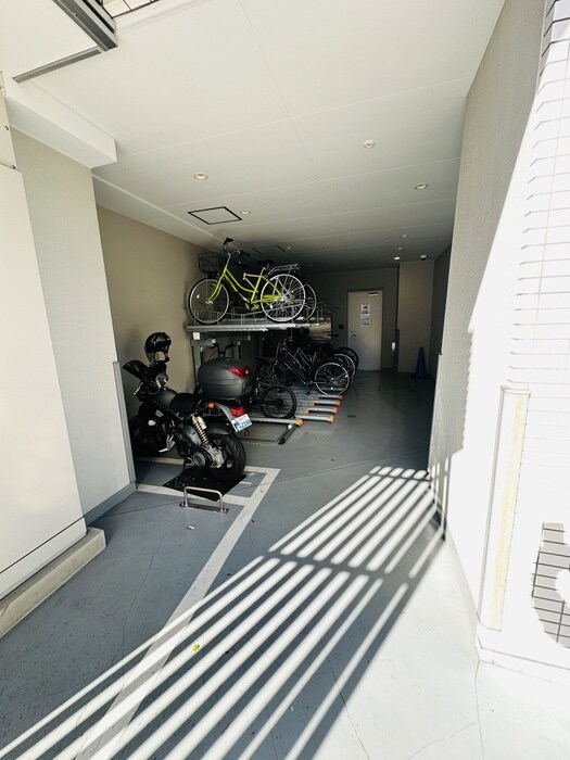 物件外観写真5　(駐輪場)