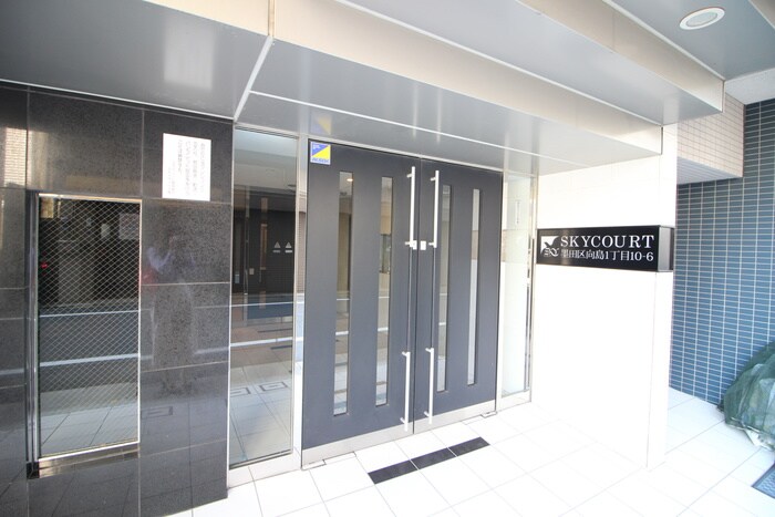 物件外観写真2　(エントランス部分)