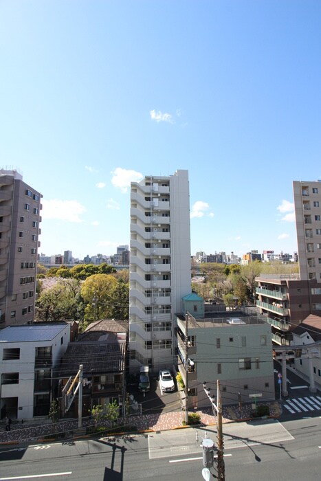 物件内観写真11　(室内からの展望)