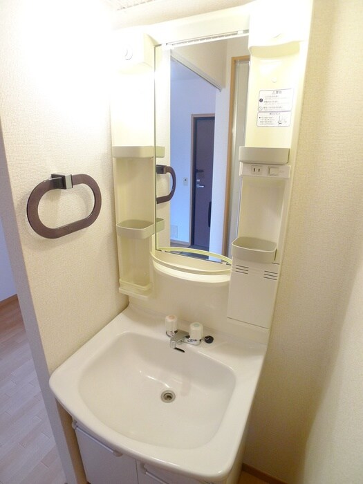 サンモ－ルヤナセの洗面