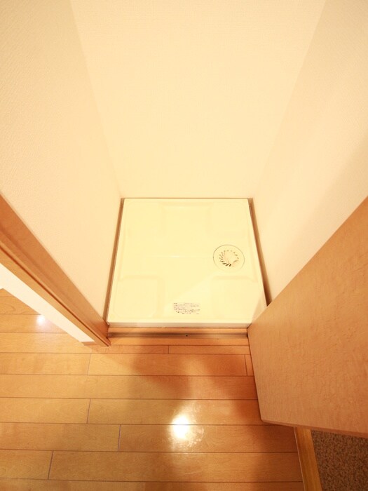 物件内観写真16　(洗濯機置場)