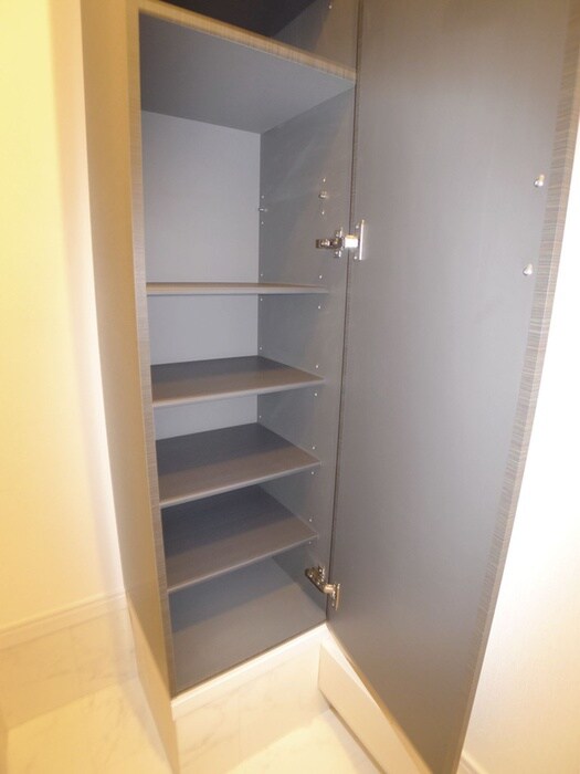 物件内観写真13　(靴箱)