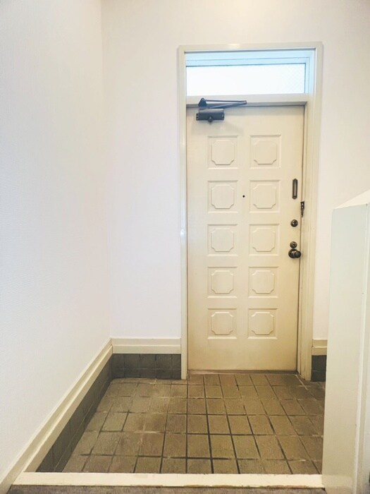 物件内観写真15　(玄関)