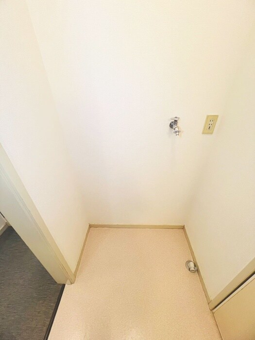 物件内観写真17　(洗濯機置場)