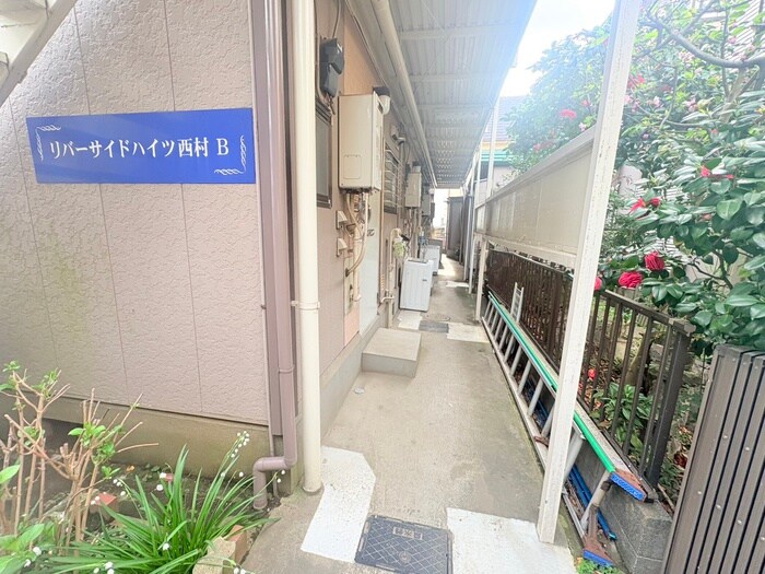 物件外観写真4　(エントランス部分)