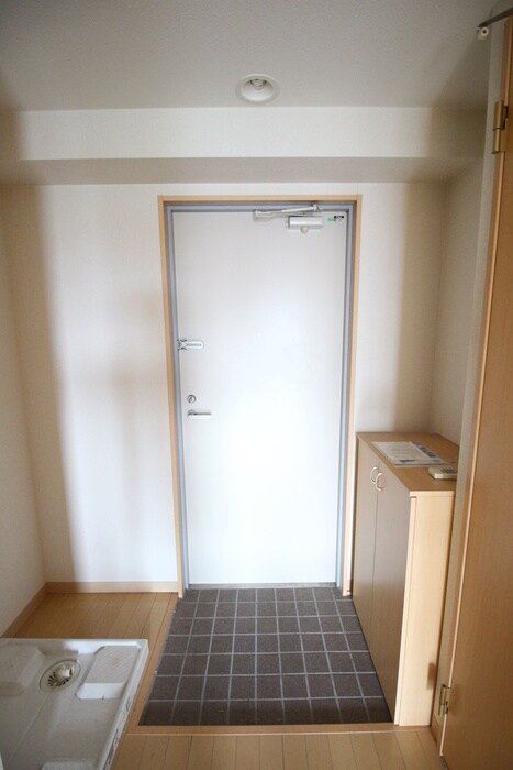 物件内観写真7　(玄関)