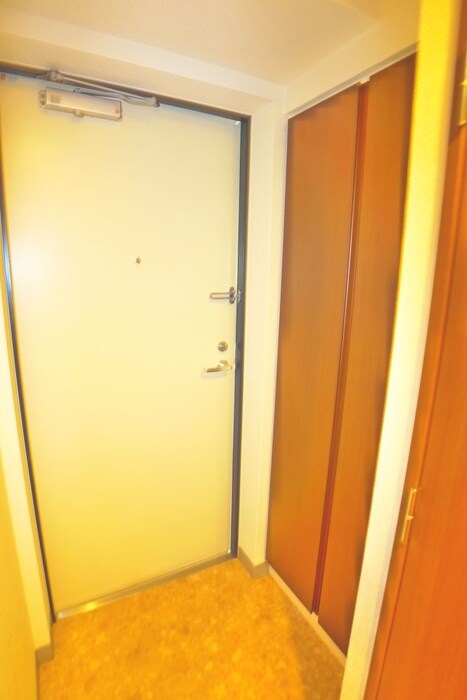 物件内観写真14　(玄関)