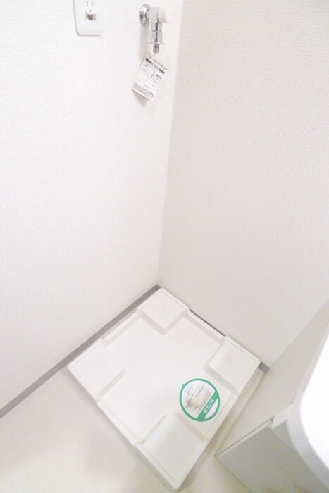 物件内観写真15　(洗濯機置場)