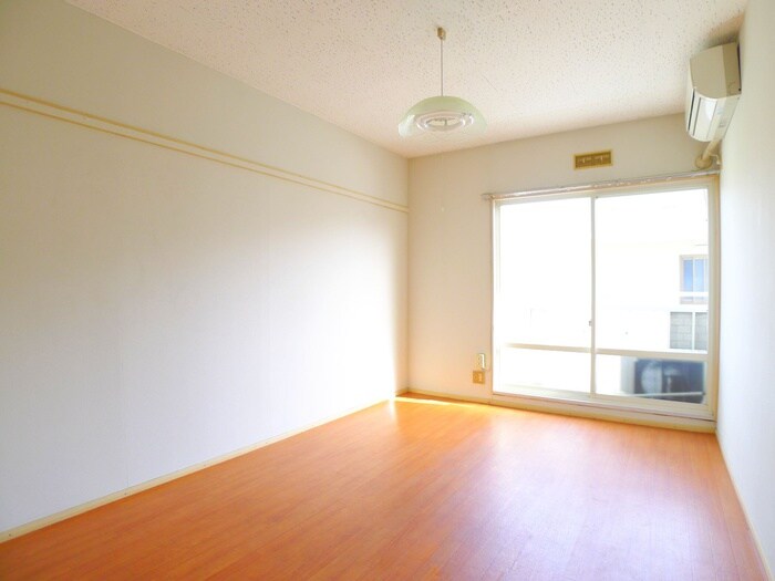 物件内観写真9　(室内からの展望)