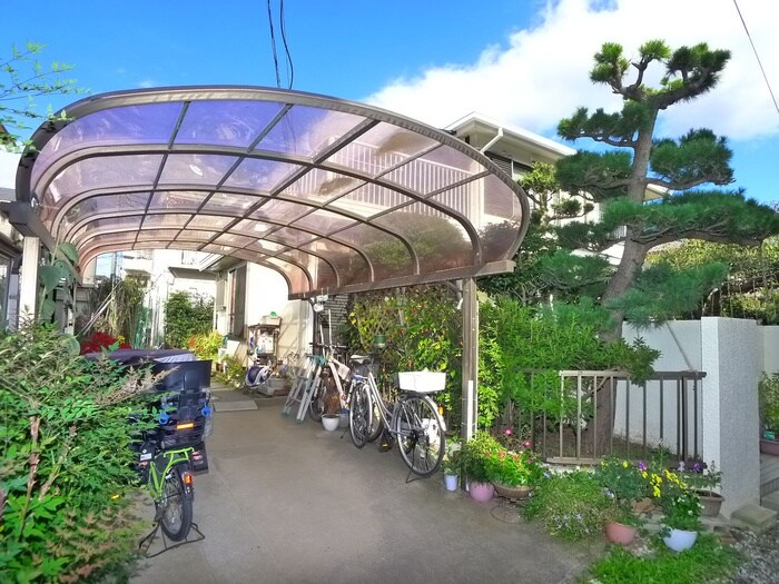 物件外観写真3　(エントランス部分)