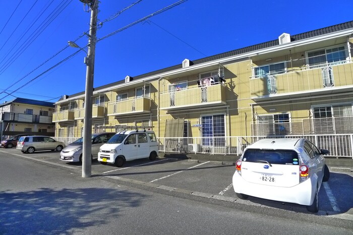 物件外観写真2　(駐車場)