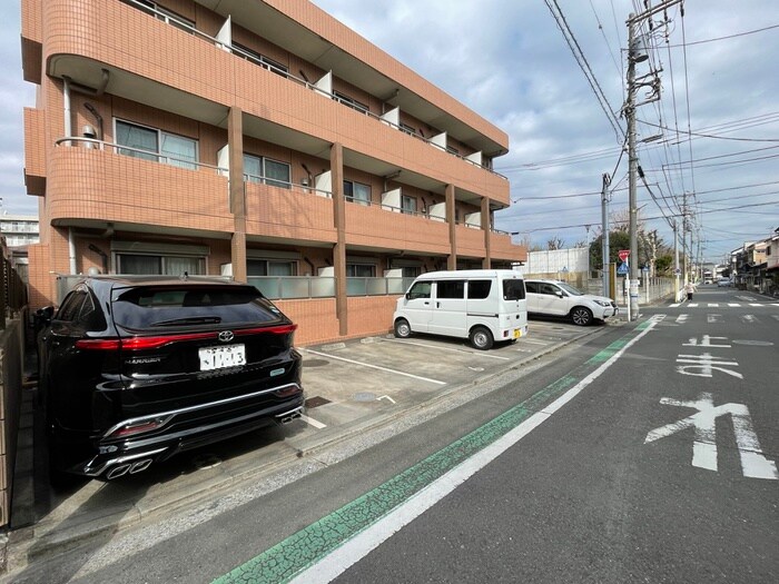 物件外観写真6　(駐車場)