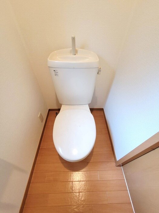 物件内観写真8　(トイレ)