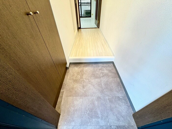 物件内観写真15　(玄関)