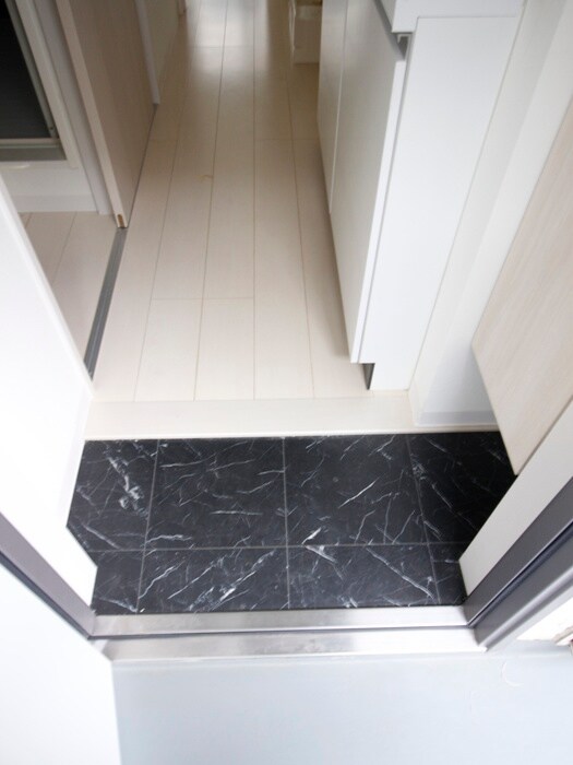 物件内観写真13　(玄関)