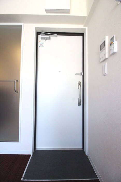 物件内観写真16　(玄関)