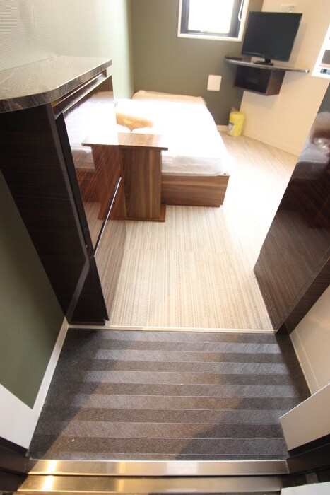 物件内観写真17　(玄関)