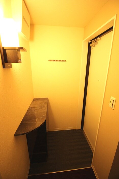 物件内観写真17　(玄関)