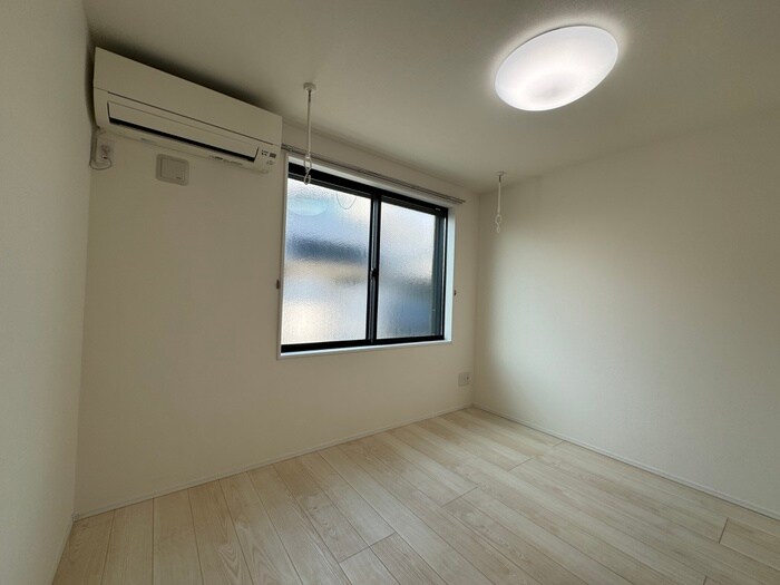 物件内観写真8　(室内からの展望)