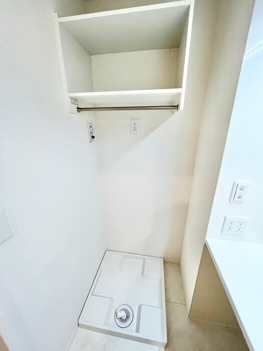 物件内観写真12　(洗濯機置場)