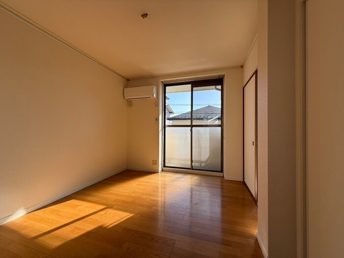 物件内観写真8　(居室)