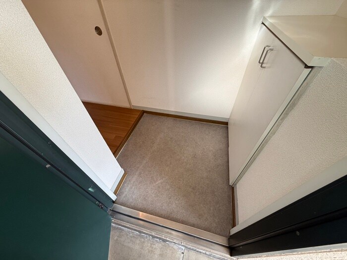 物件内観写真16　(玄関)