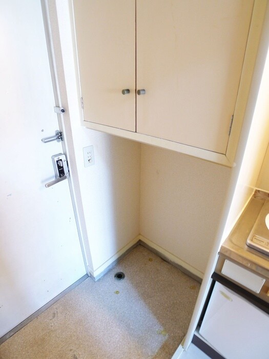 物件内観写真16　(洗濯機置場)