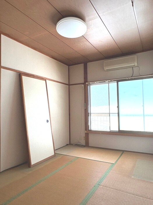 物件内観写真3　(居室)