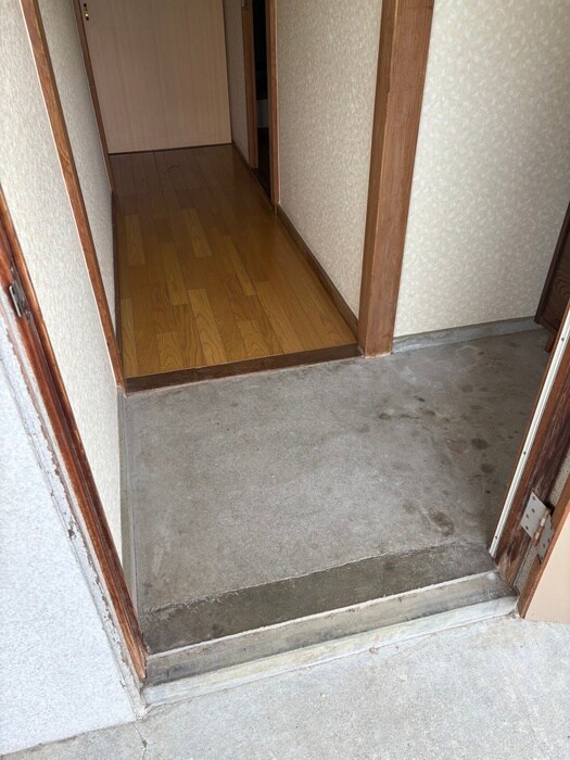 物件内観写真11　(玄関)