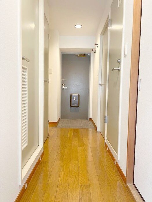 物件内観写真16　(玄関)