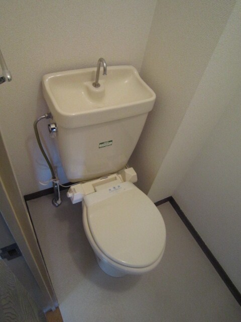 物件内観写真9　(トイレ)