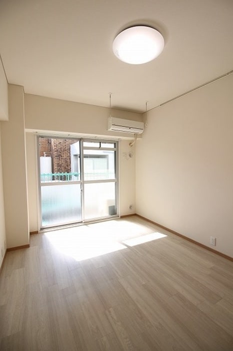 アゼ－ルリド－マンションの居室