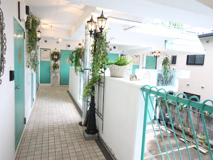 アゼ－ルリド－マンションの外観写真