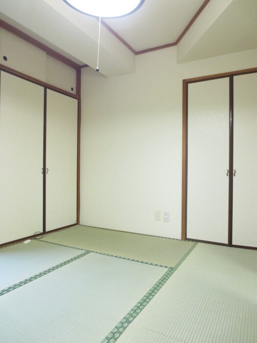 物件内観写真4　(居室)