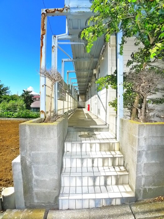 物件外観写真6　(エントランス部分)