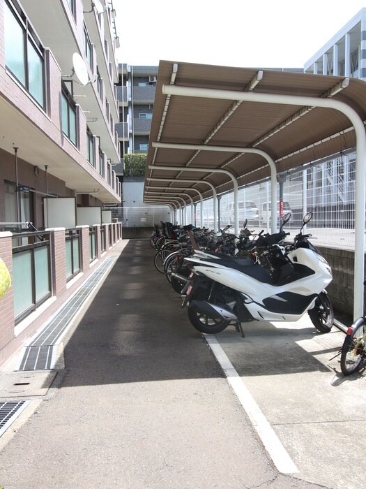 物件外観写真5　(駐輪場)