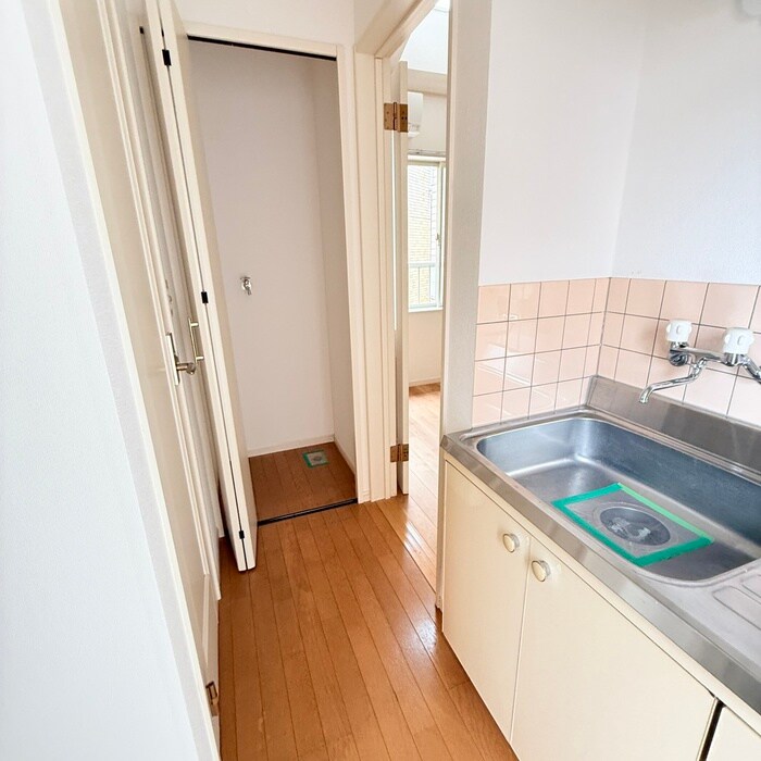 物件内観写真12　(廊下)