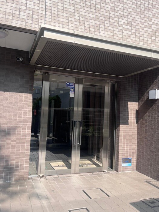 物件外観写真5　(エントランス部分)