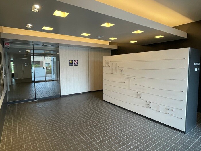 物件外観写真4　(エントランス部分)